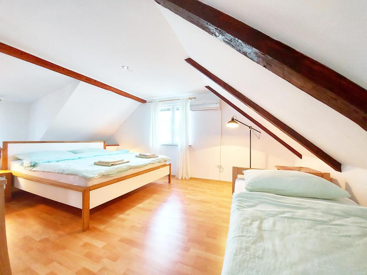 Peter'S Pine Cottage Korenica Bagian luar foto