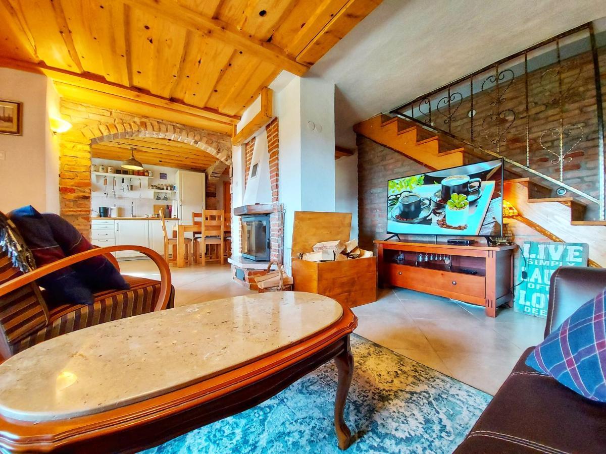 Peter'S Pine Cottage Korenica Bagian luar foto