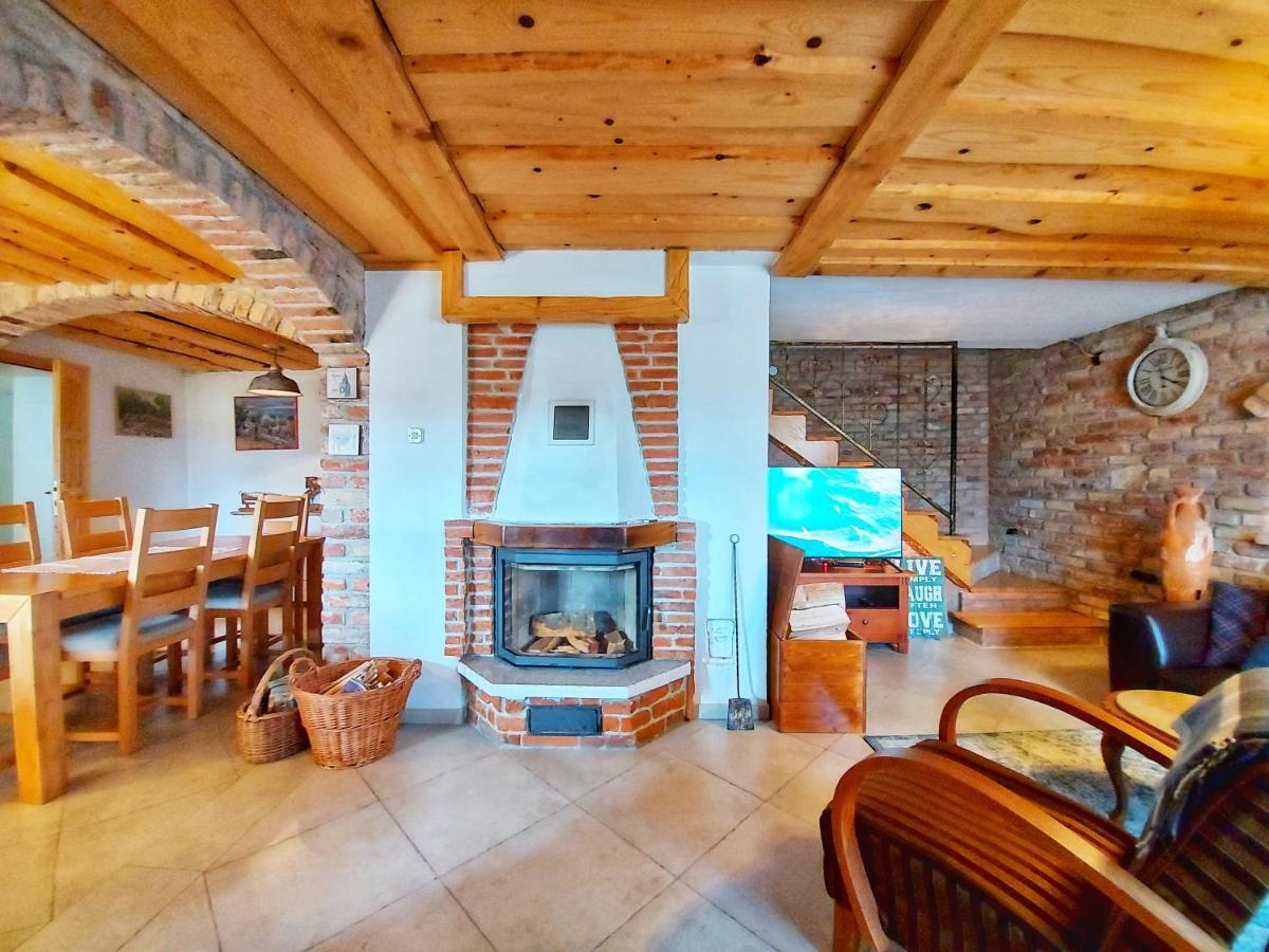 Peter'S Pine Cottage Korenica Bagian luar foto