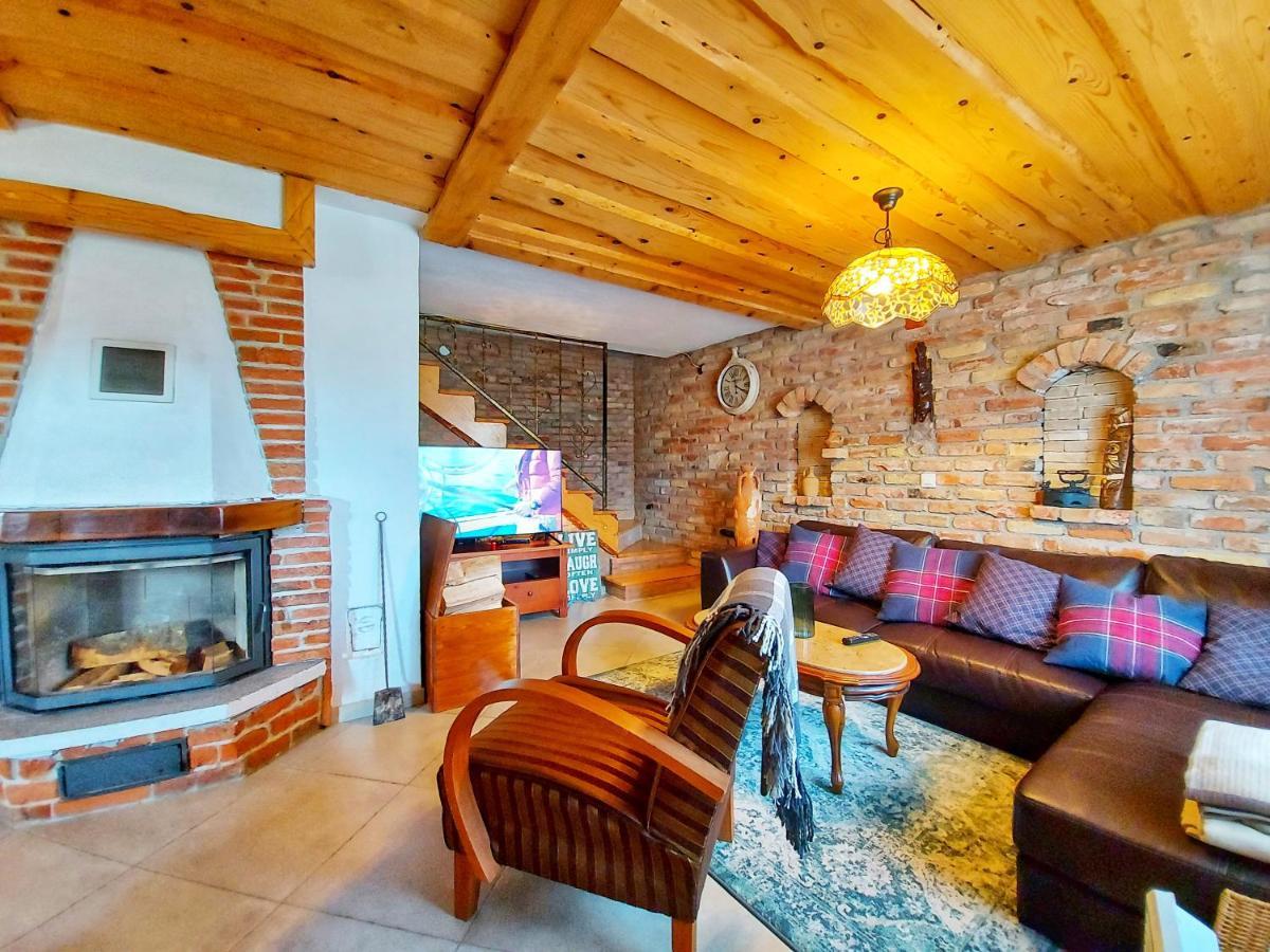 Peter'S Pine Cottage Korenica Bagian luar foto