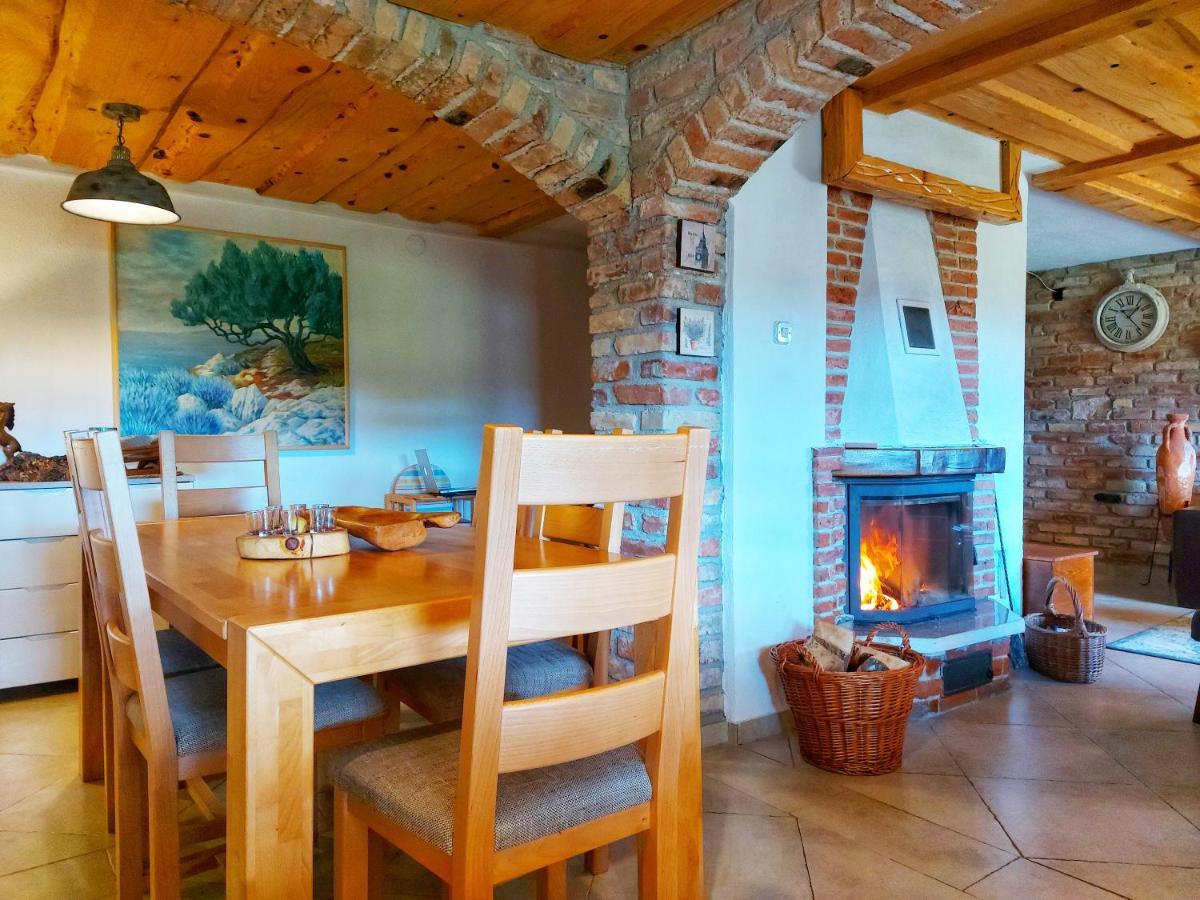 Peter'S Pine Cottage Korenica Bagian luar foto